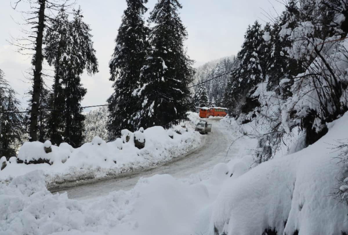 heavy snowfall in shimla after 12 years in february