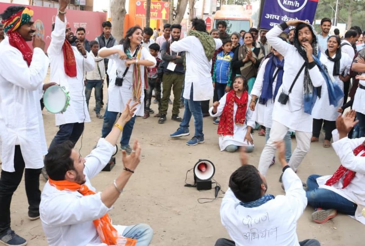 kumbh 2019: Record 100 street plays in 18 hours against malnutrition in kumbh mela
