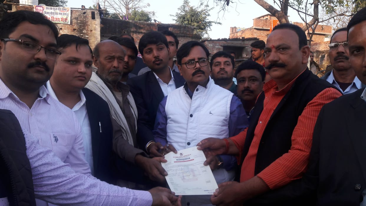शहीद के घरवालों को लखनऊ में दिया प्लॉट