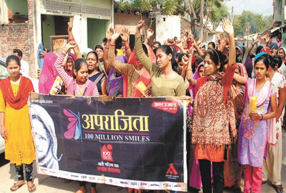 Message of sanitation given in Choupal, Senatori Napkins distributed