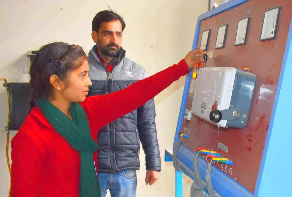single girl taking training of Electrician among 42 boys in iti dharamshala himachal