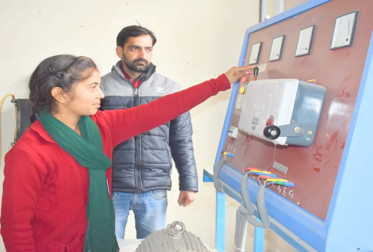single girl taking training of Electrician among 42 boys in iti dharamshala himachal
