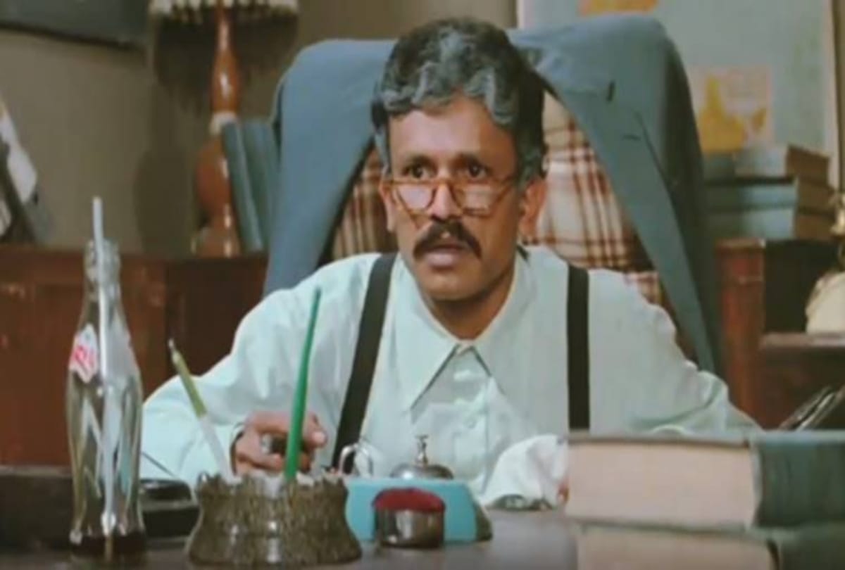 veteran actor Annu Kapoor took a dig at the Padma award while replying to a fan on Twitter