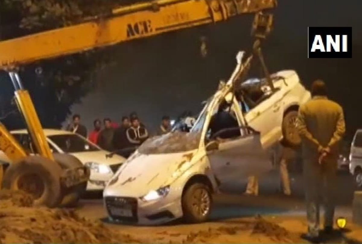 delhi audi and dumper collision took three lives near esi hospital on kn katju marg