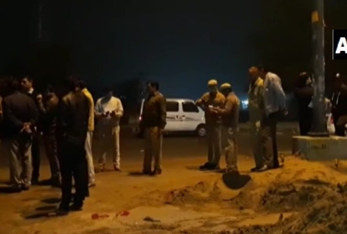delhi rohini dumper apparently overturned while attempting a U turn at high speed 3 dead see photos