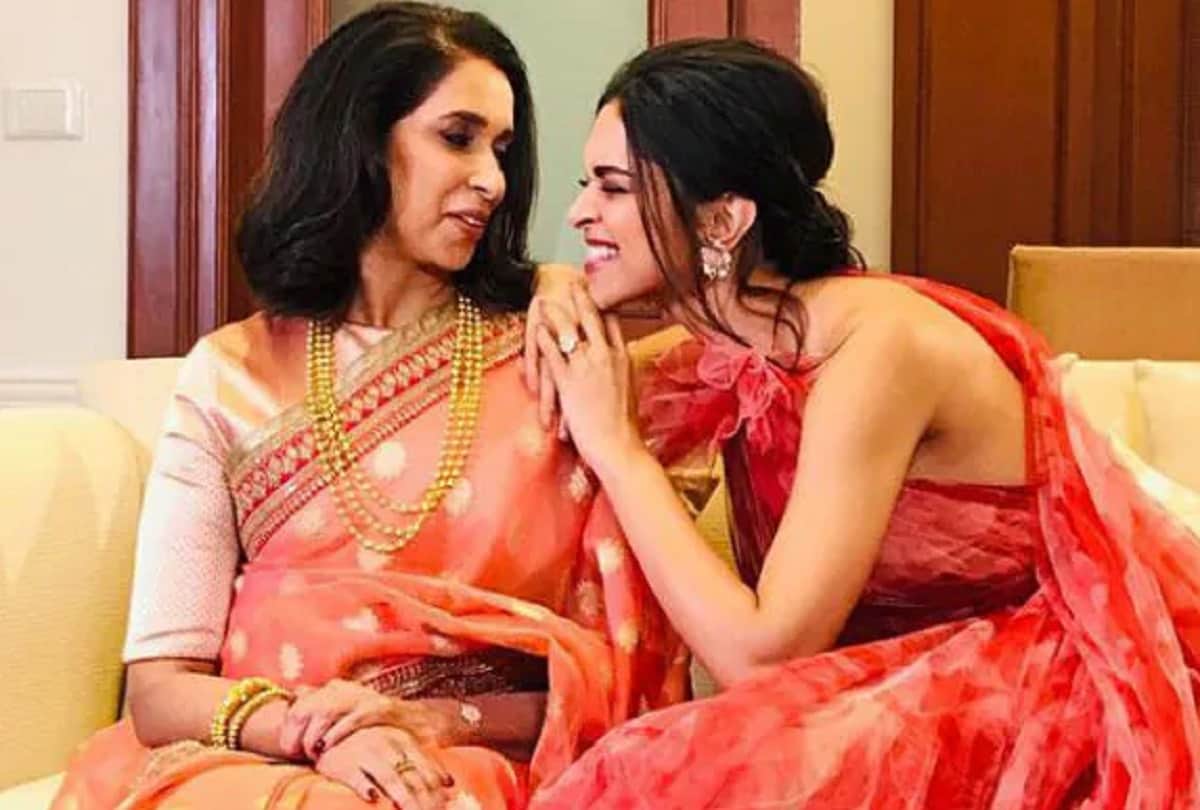 katrina kaif comments on deepika instagram photo with mother