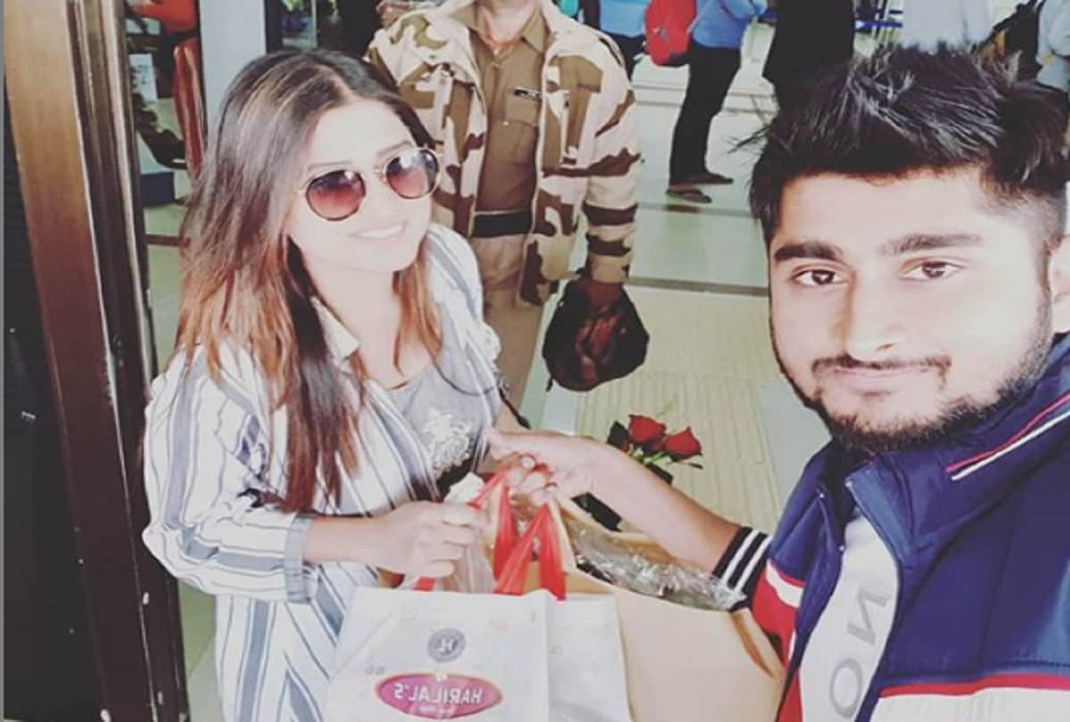 After marriage Hina Khan shared red saree picture on social media