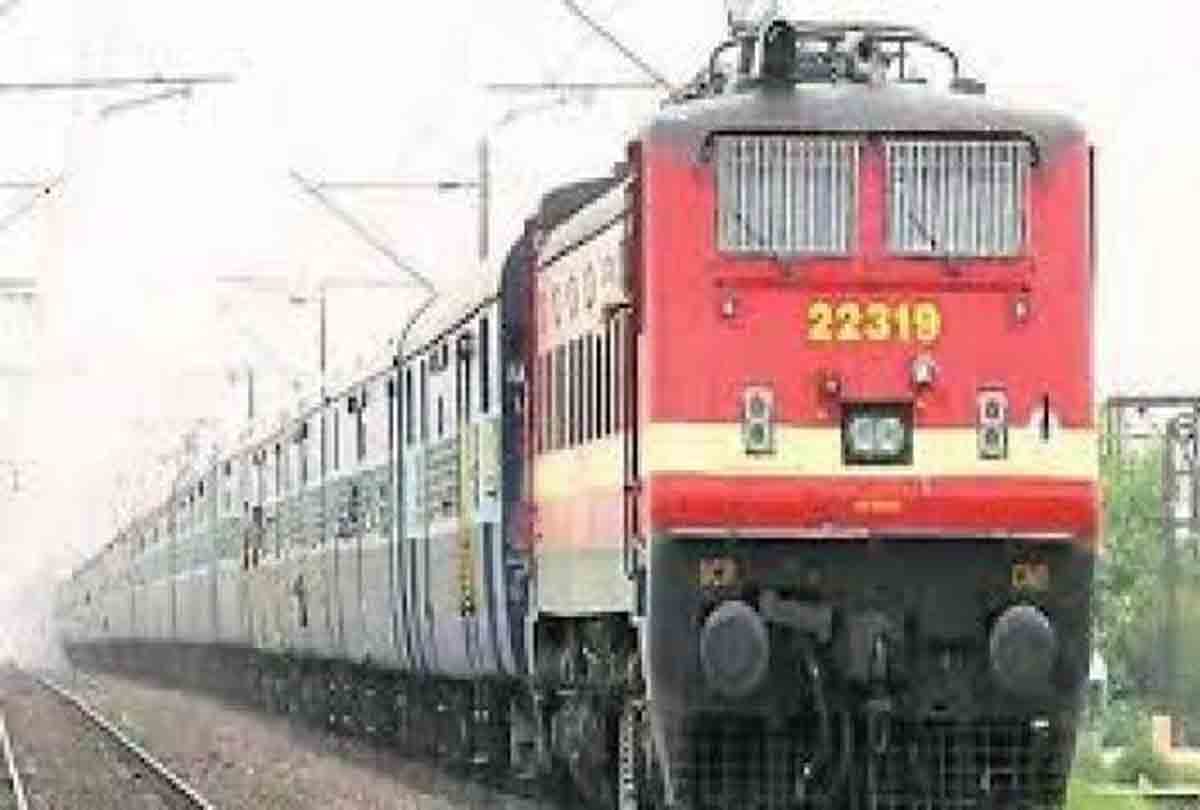 bull hit passenger train in hardoi