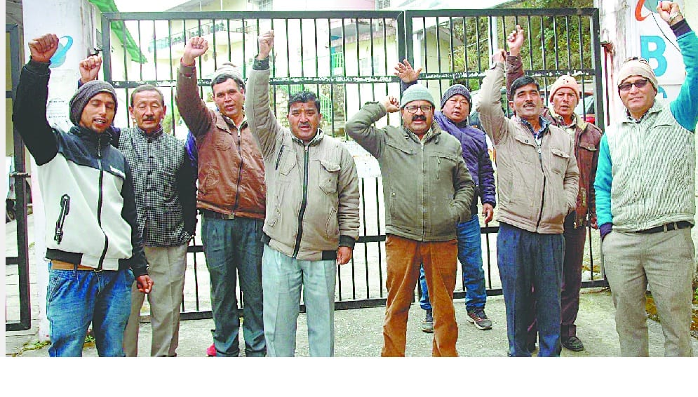 BSNL personnel protest against government