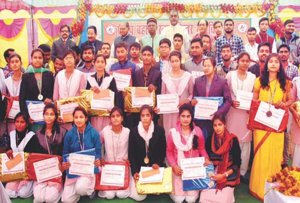 Students honored at the Pratibha Sammelan Awards
