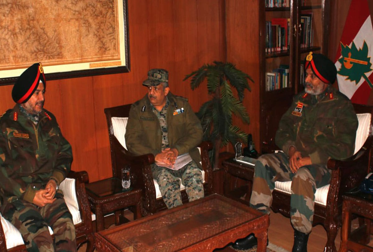 Lt Gen Ranbir Singh visited Kashmir Valley and took stock of prevailing security situation