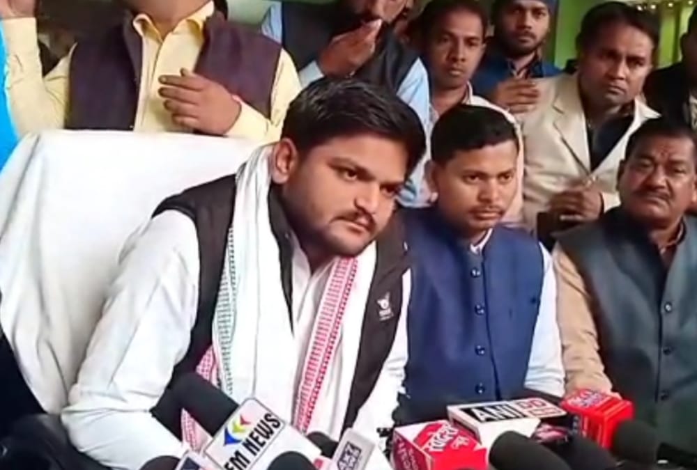 hardik patel talks to media in sultanpur.