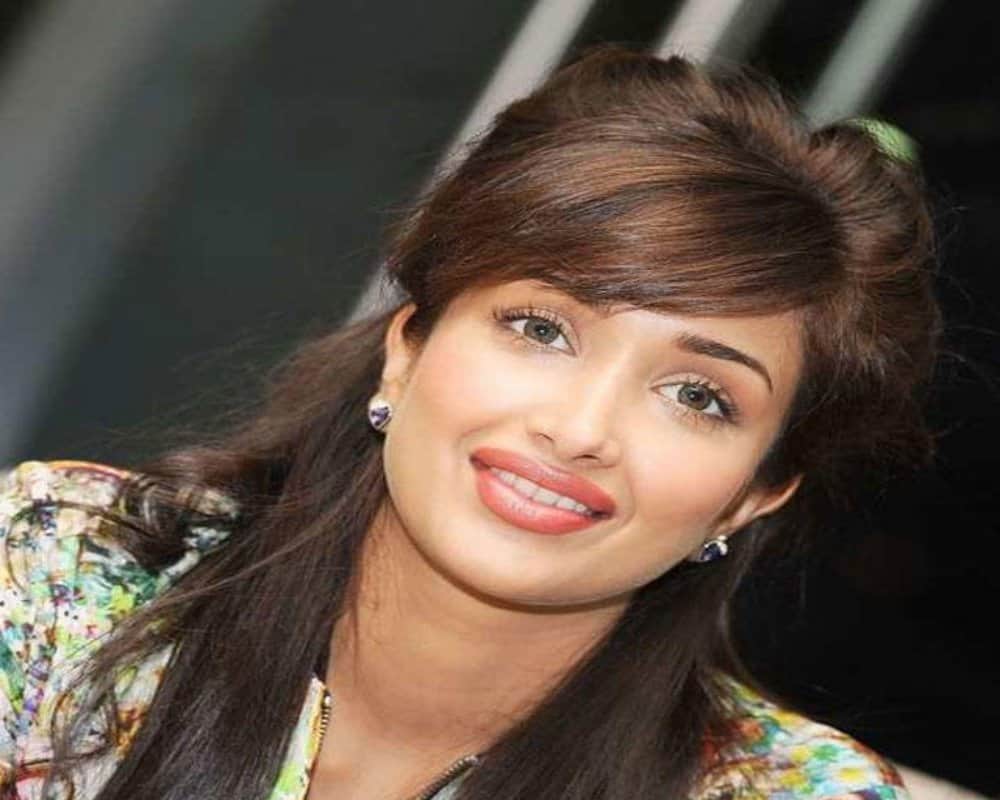 Jiah Khan birthday unseen pictures of British born actor who made her sizzling Bollywood debut