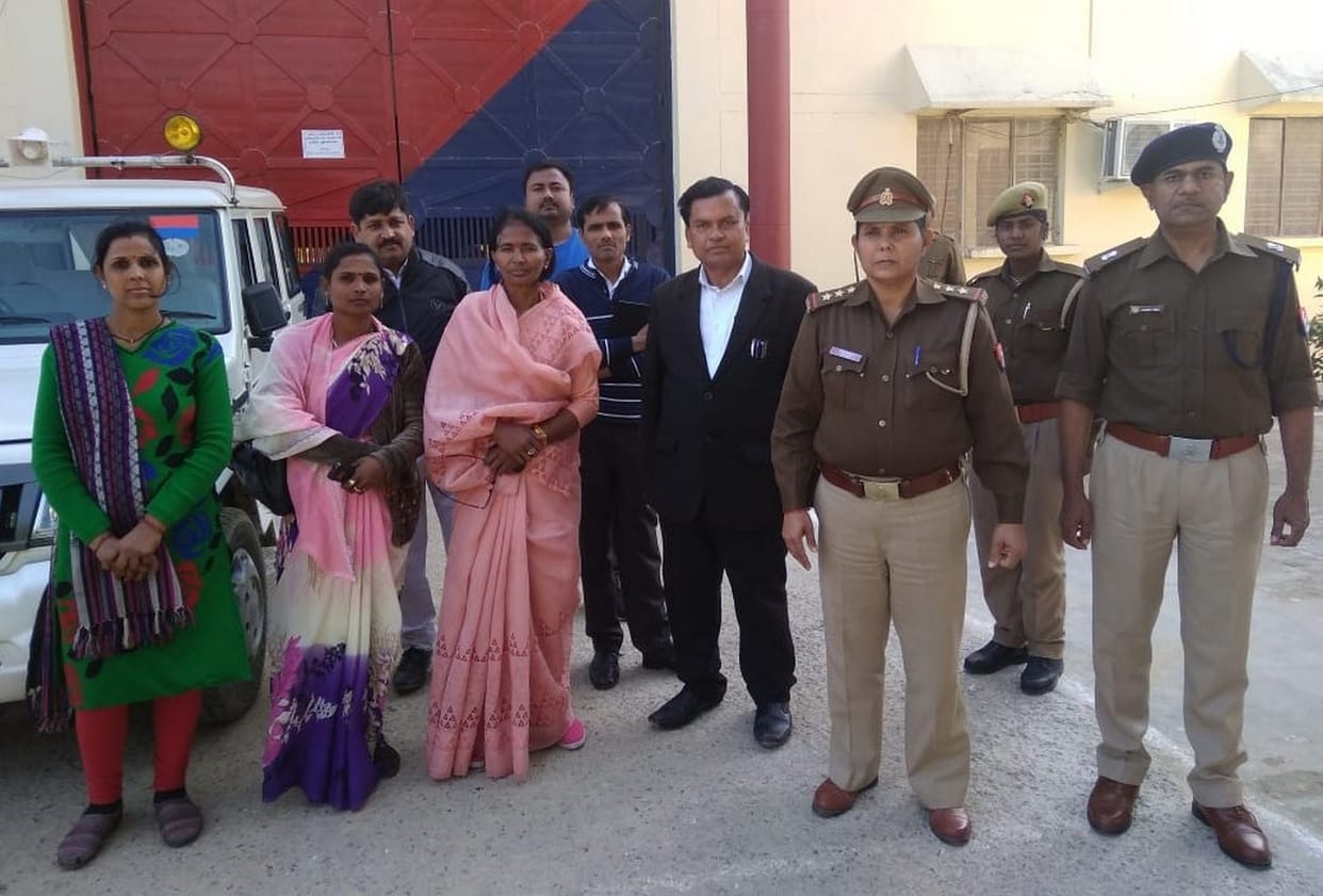 महिलाओं त्वरित न्याय दिलवाएं