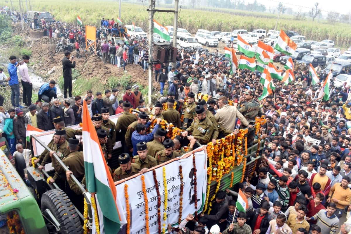 Pulwama: Army man Ajay became martyred for the country and gave his last salute to mother