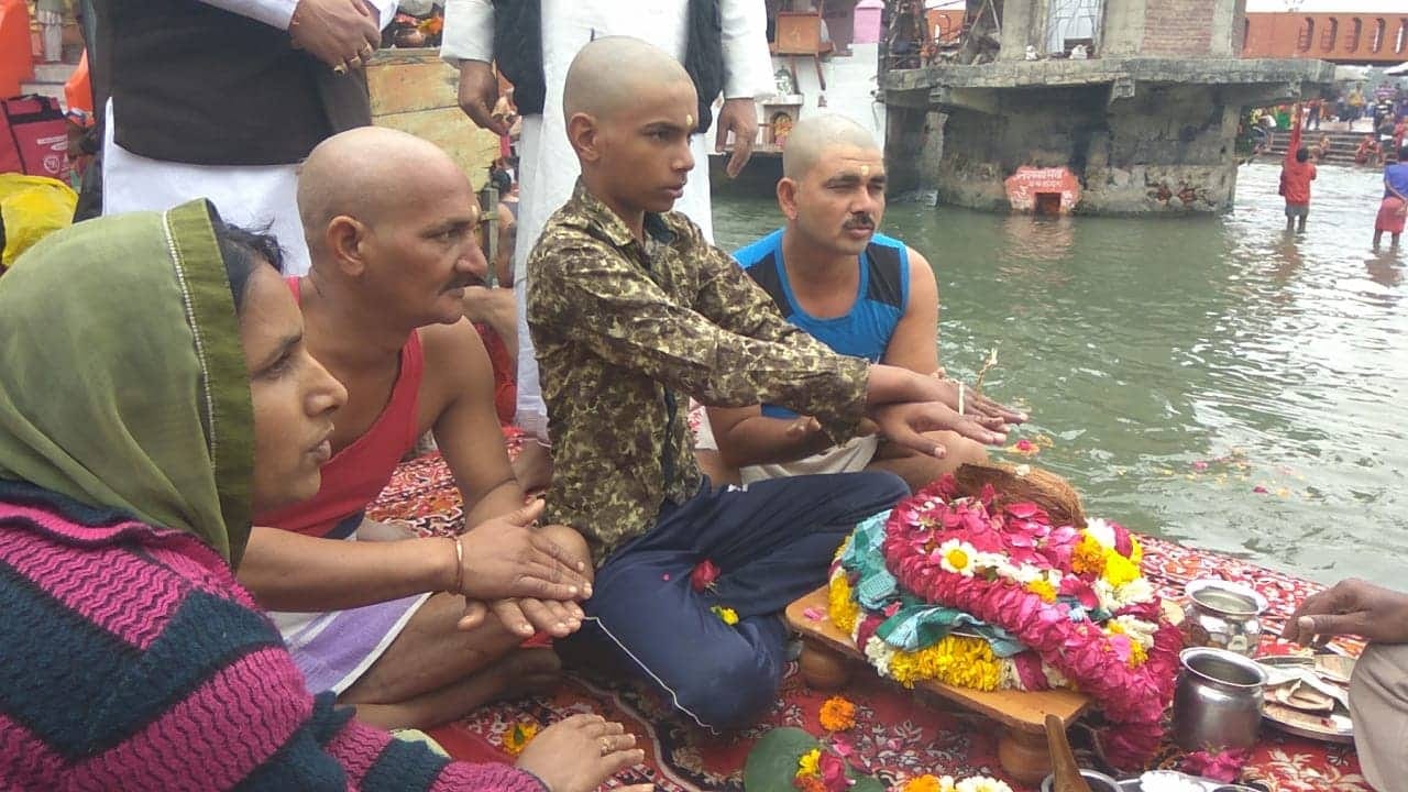 Pulwama Attack crpf martyr jawan asthi visarjan in haridwar
