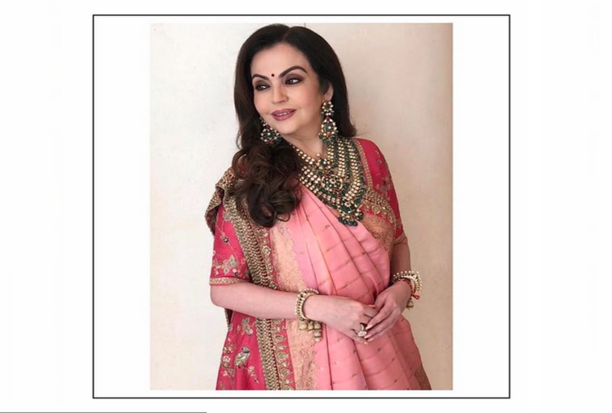 Nita Ambani looks beautiful in Akash Ambani wedding