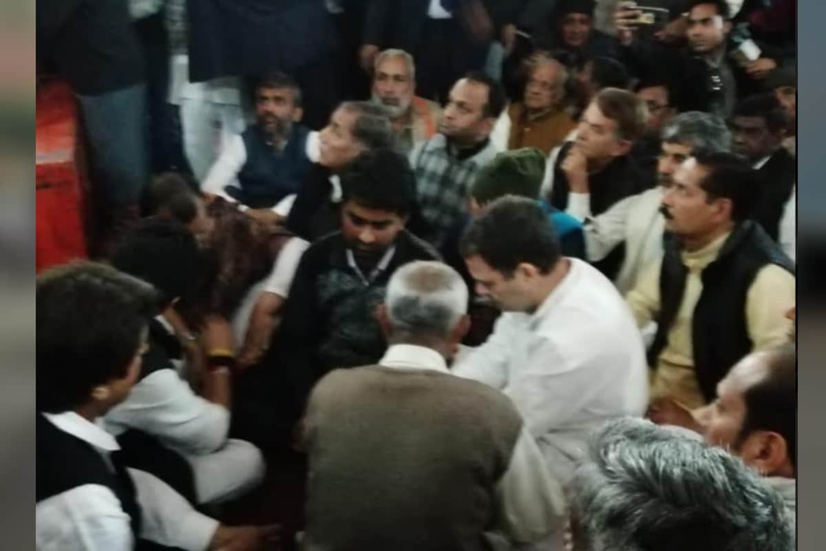 Rahul, Priyanka spoke emotionally to the families of the martyrs in shamli up