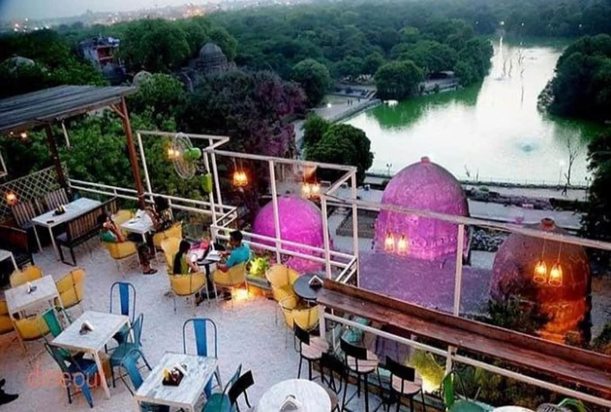 know about rooftop hotel cafe and reasturant in delhi