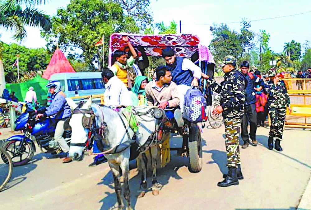 four human smuggler arrested by ssb at india nepal border