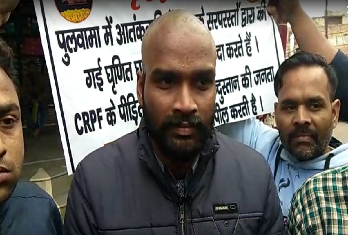 People paid tribute to the soldiers who died in Pulwama attack through tonsure