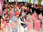 मौजूद आंगनबाड़ी कार्यकर्ता।