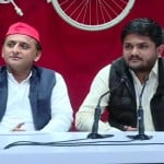 प्रेस कांफ्रेंस में सपा अध्यक्ष अखिलेश यादव व हार्दिक पटेल।