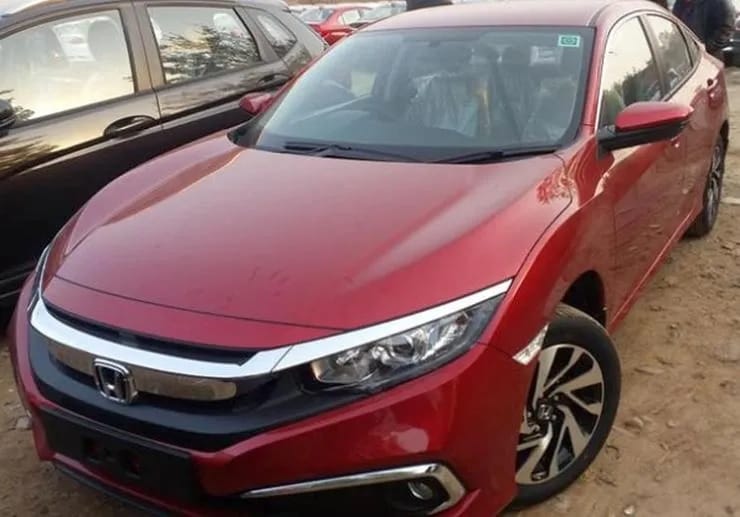 2019 Honda Civic will launching on march 7 in India, V & VX variants leaked at dealership