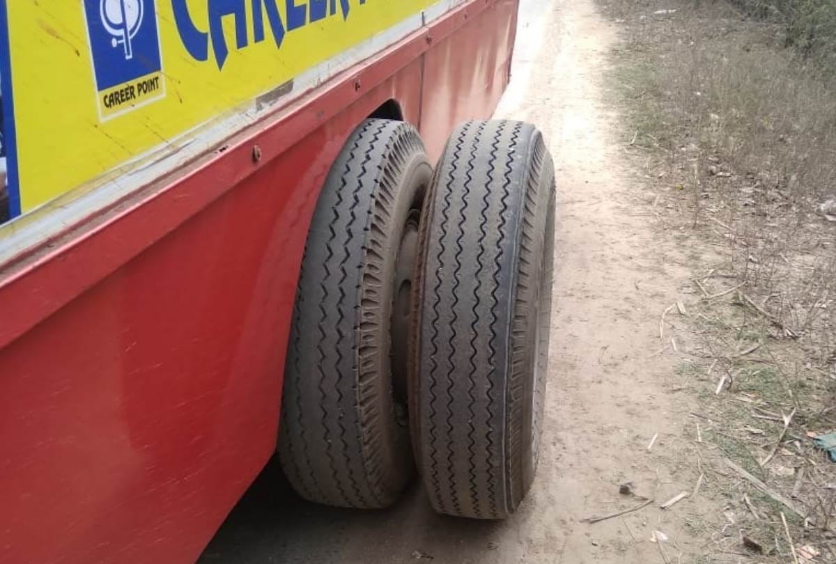 wheels of a running bus came out in lucknow