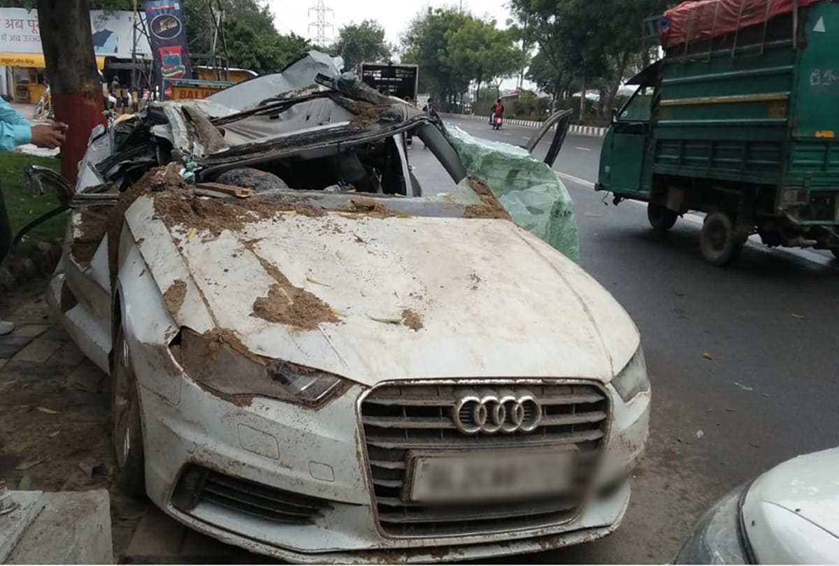 Road Accident in Rohini, three people dead