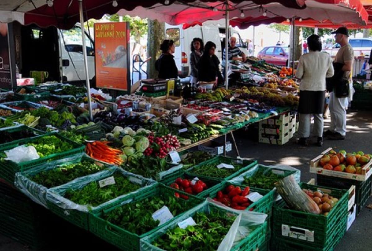 Azadpur fruit market closed down