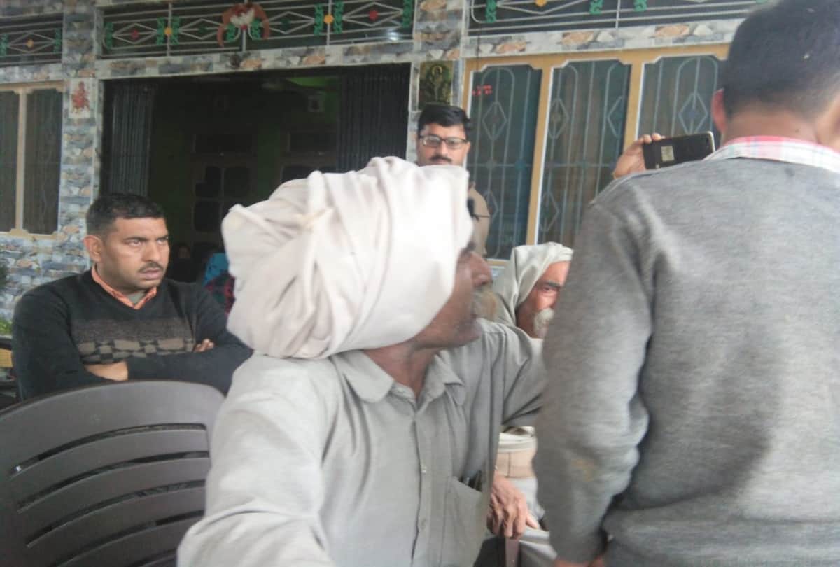 Wife and two sons of martyr Rakesh in deep shock after his death in avalanche kinnaur himachal