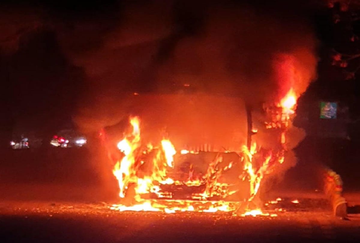 Car riders burnt alive the tractor driver in Gopalganj in Bihar