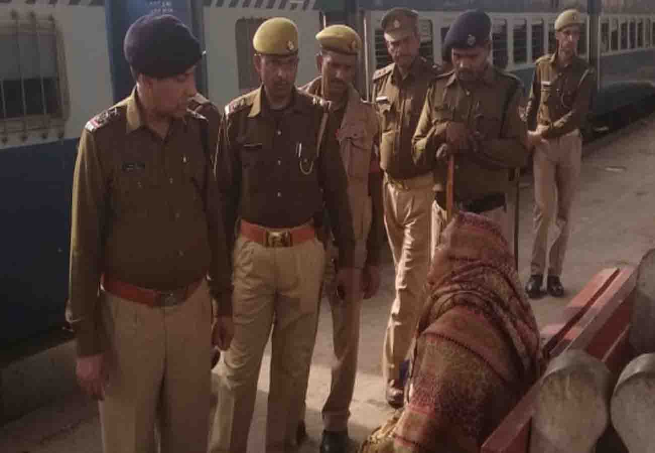 high alert in kanpur after blast in kalindi express