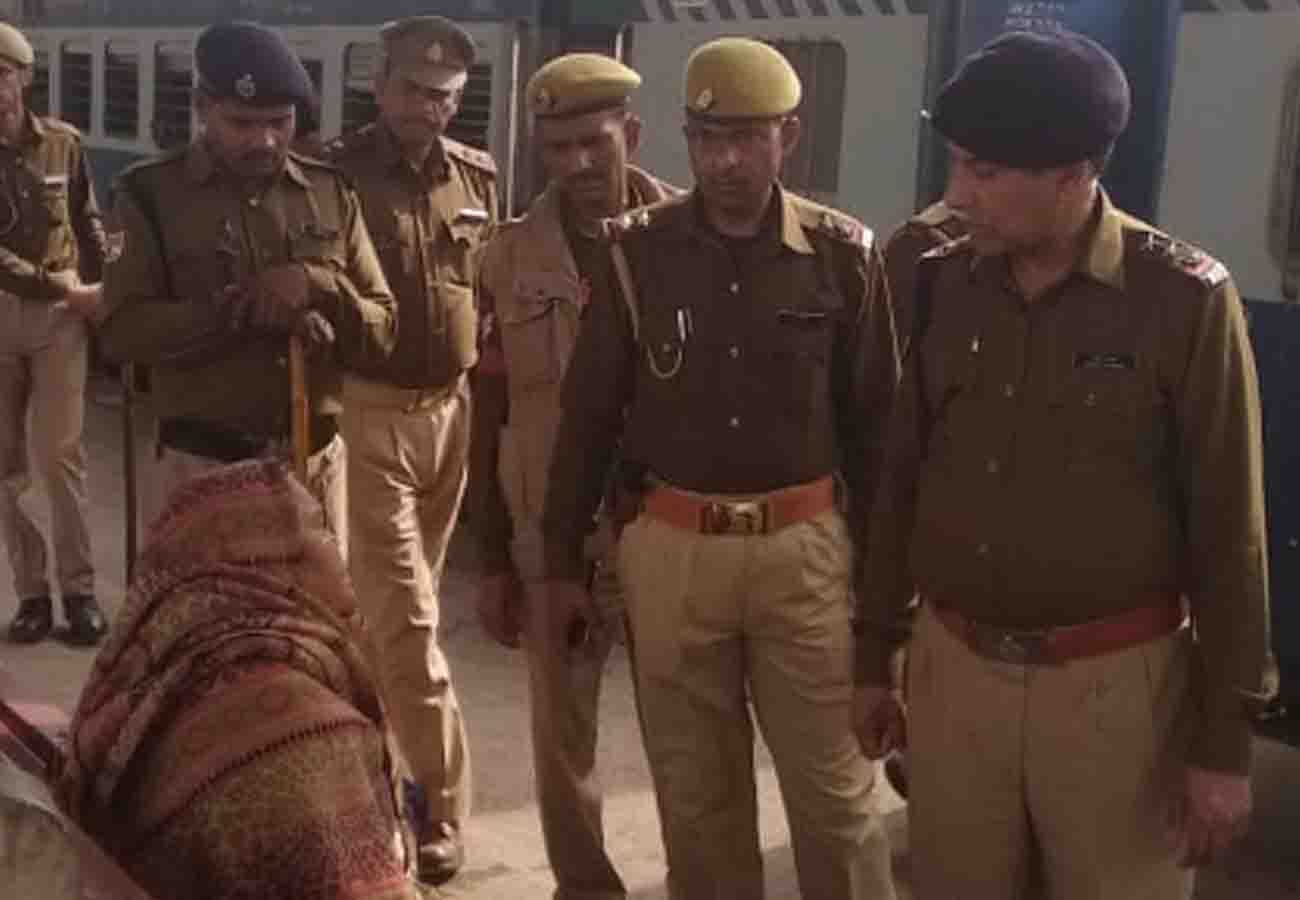 high alert in kanpur after blast in kalindi express