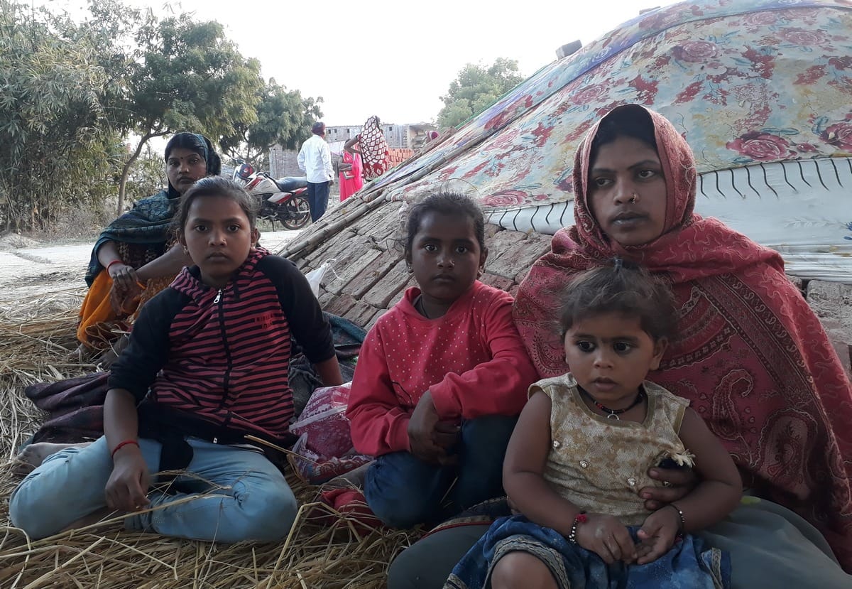 Women protest with 3 daughters in ghazipur