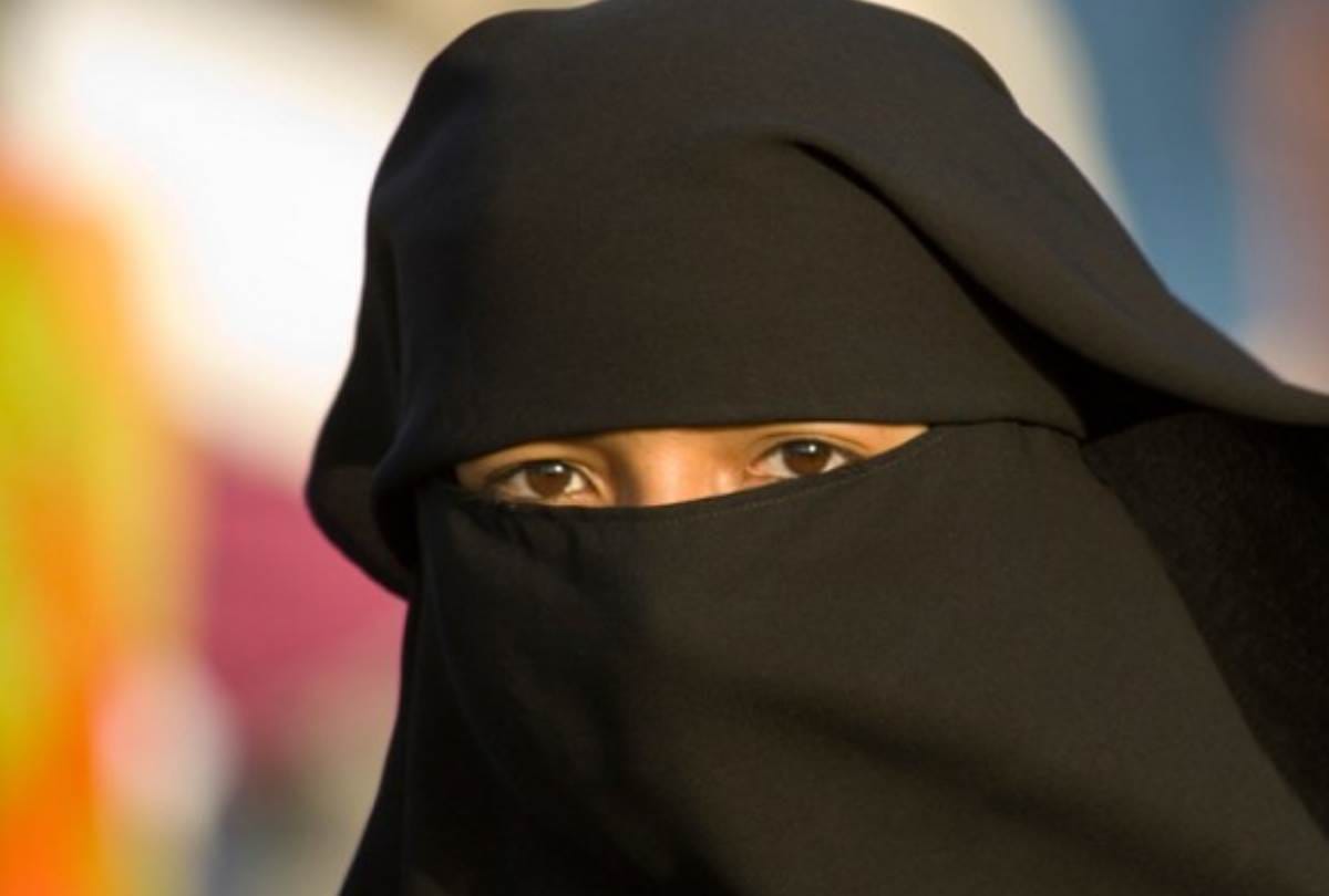 Pakistani woman is living on a fake passport in lucknow