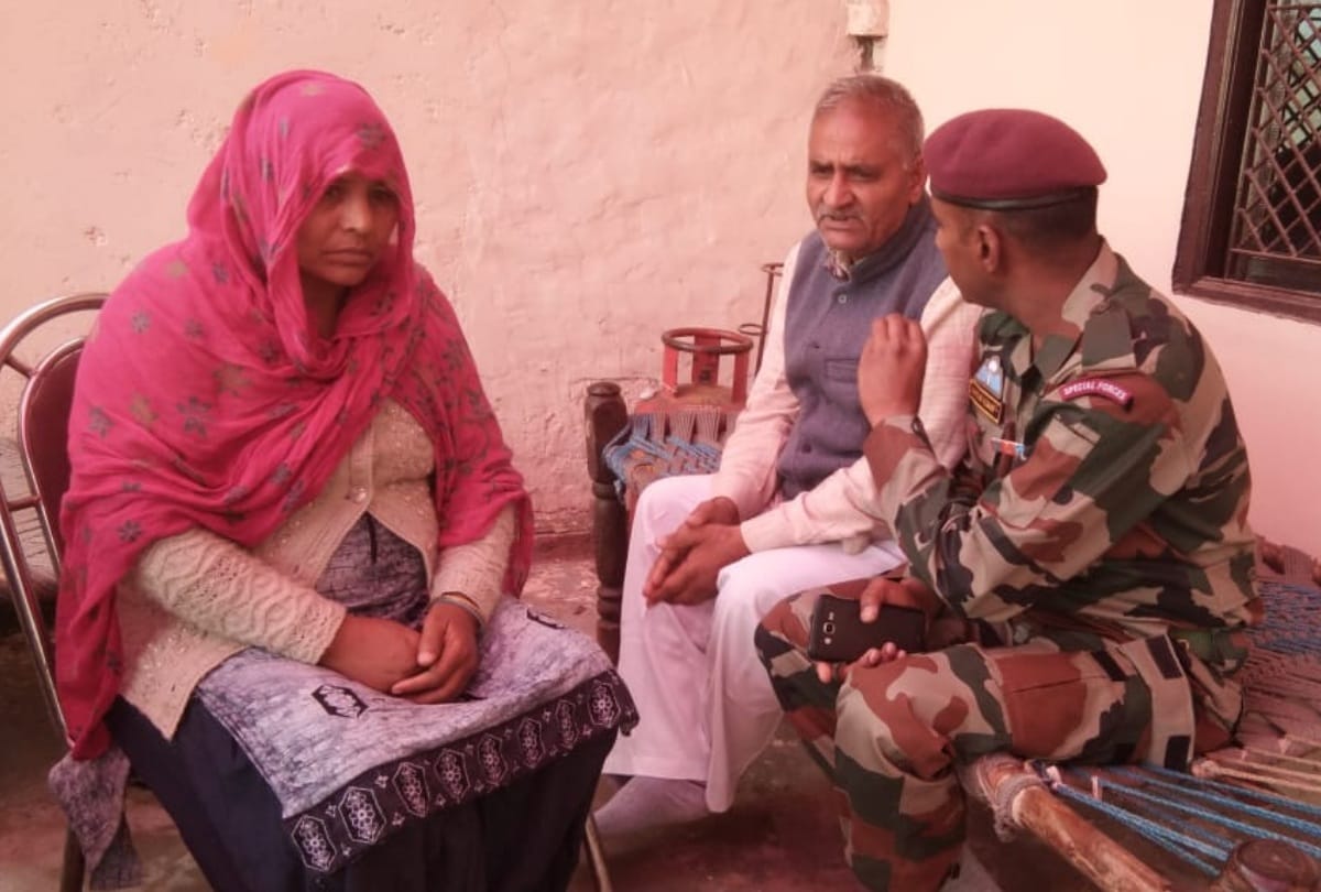 cm manohar lal khattar and jawans reach martyr sandeep house pay tribute read all announcement