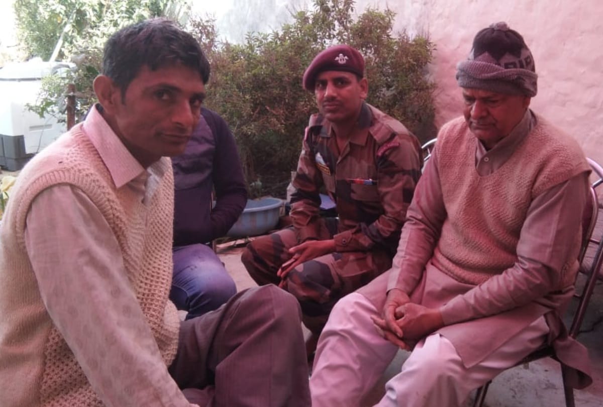 cm manohar lal khattar and jawans reach martyr sandeep house pay tribute read all announcement