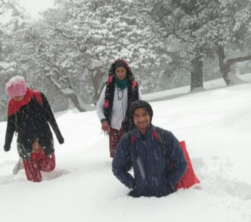 heavy snowfall in kedarnath dham