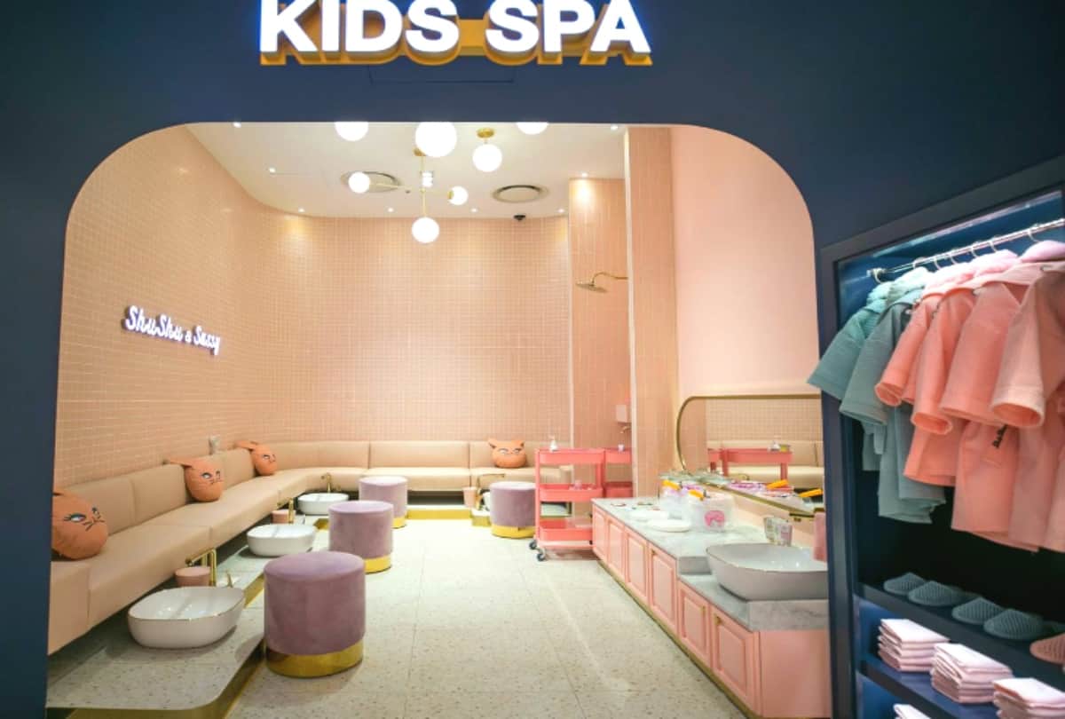 South Korea beauty industry targets very young girls