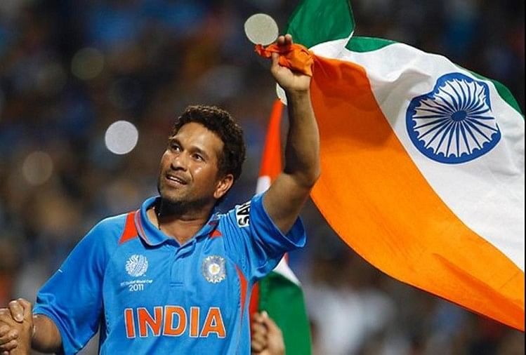 सचिन तेंदुलकर जीवन के 46वें पड़ाव पर, आखिर क्यों लकी है महान बल्लेबाज के लिए 'नंबर-24' - Sachin Tendulkar Birthday: Number 24 Is Lucky For Master Blaster - Amar Ujala Hindi News Live