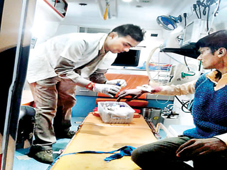 Express-Way Valvo Bus Flip, Six Dead, 12 Wounded
