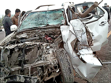 Dividers collide with car, five wounded