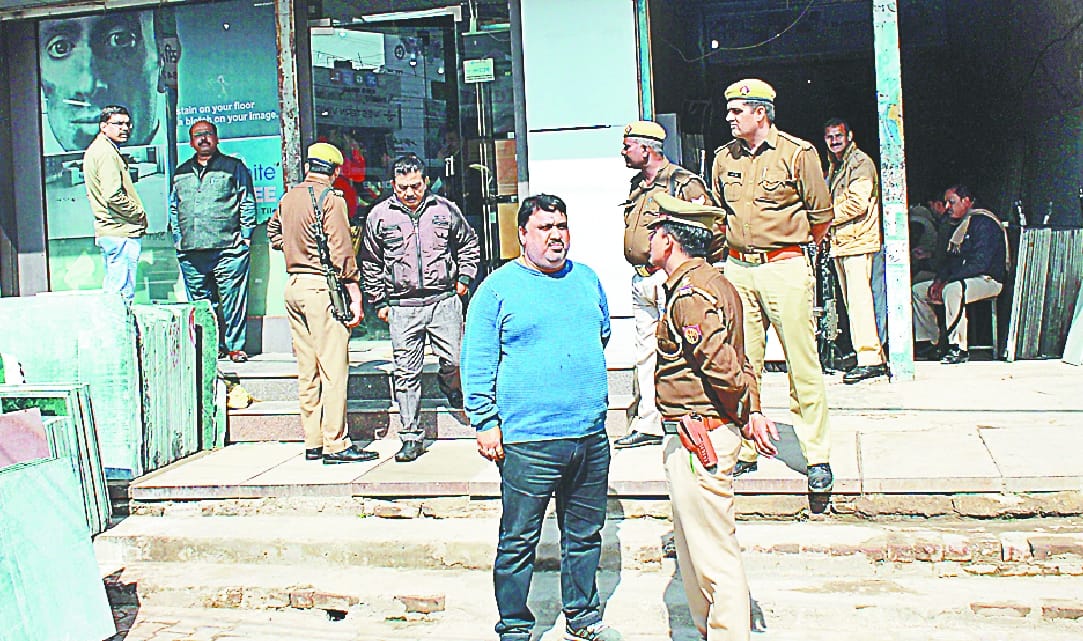Income Tax raid on stone trader's showroom