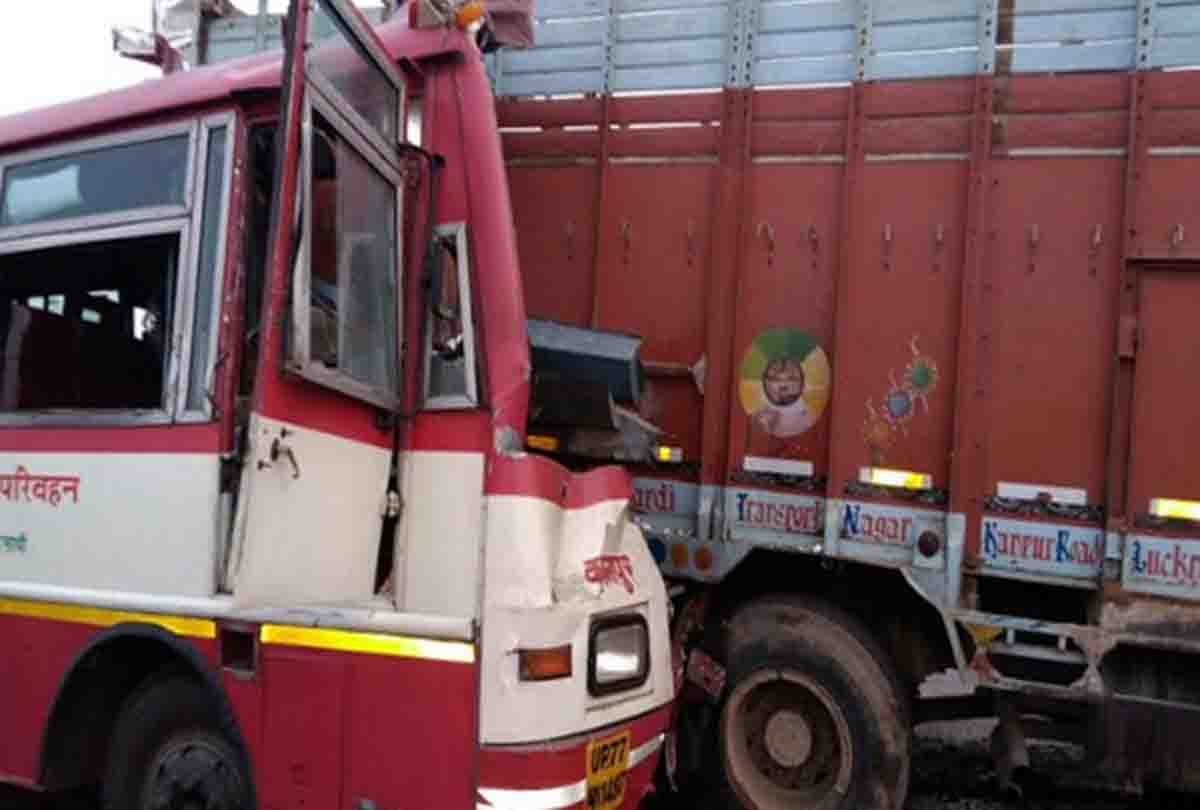 truck bus accident in hardoi