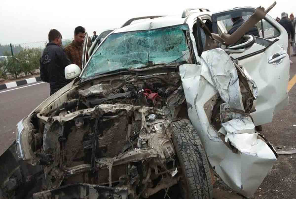 jagadguru ramanandacharya hansdevacharya road accident in unnao