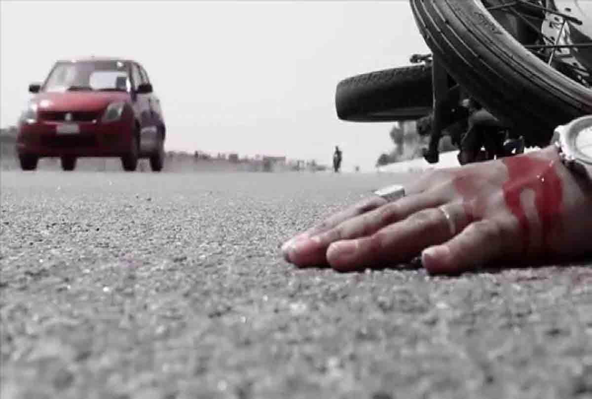 three people died in road accident at lucknow agra expressway
