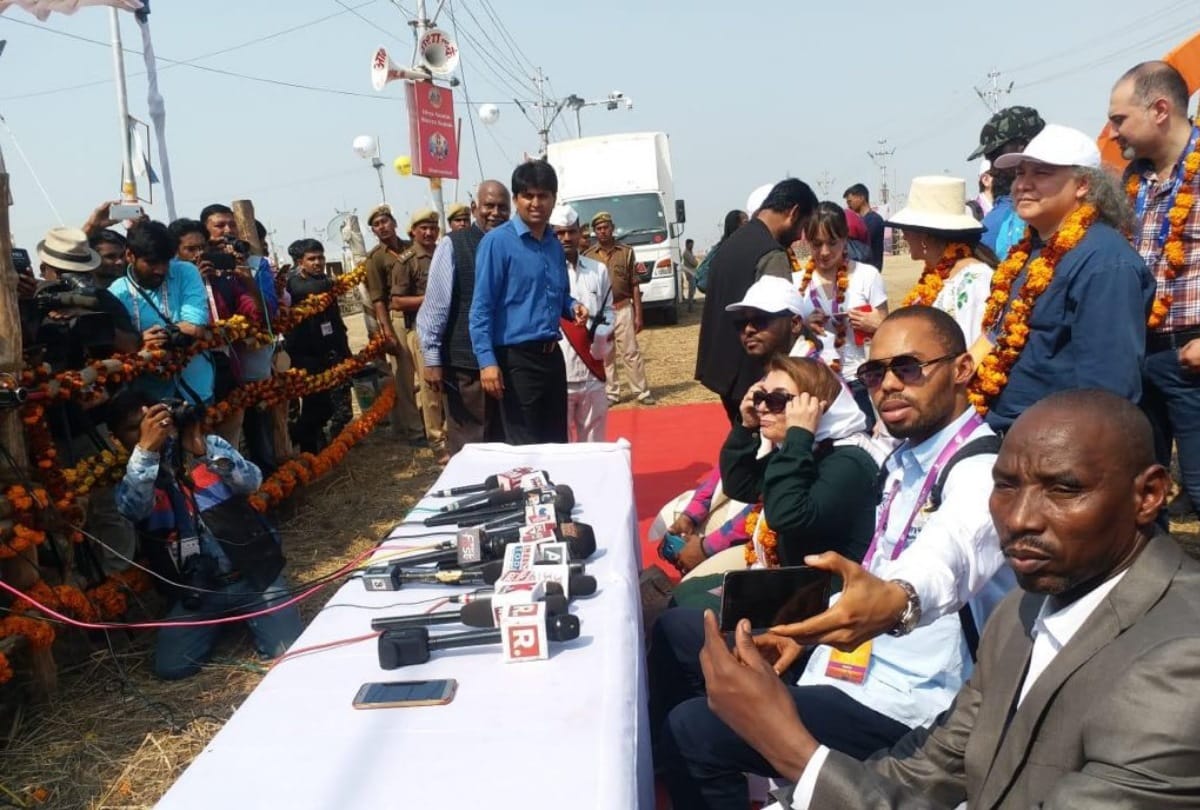 188 foreign deligates reached sangam to see glory of Kumbh Mela Prayagraj