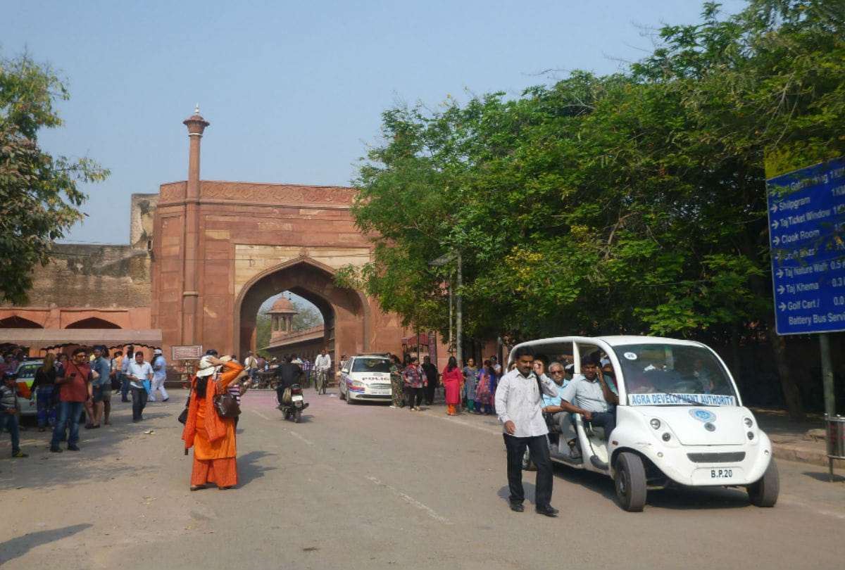 Golf Carts At The Taj Mahal Will Run By Private Company